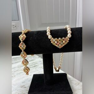 Elegant Gold and Pearl Jewelry Set with crystals.